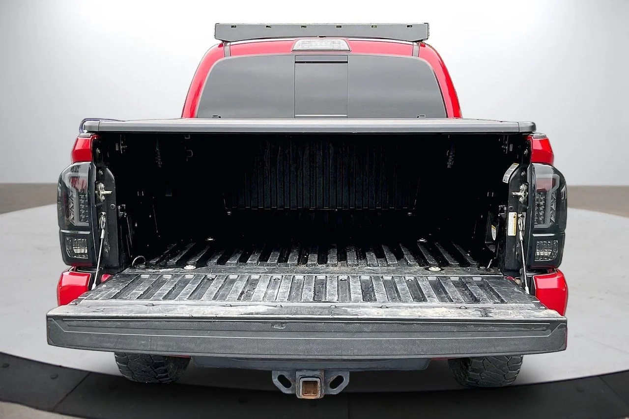 Used 2017 Red Toyota SR image 25