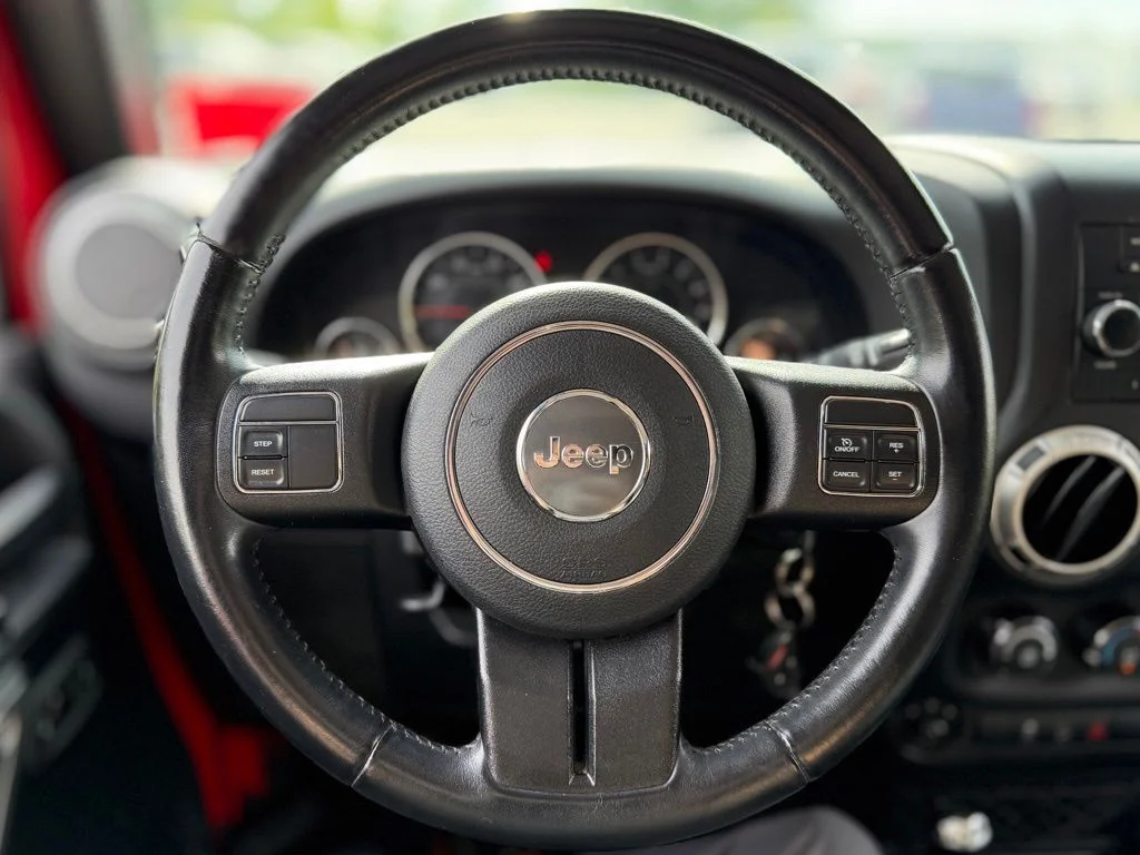 Used 2018 Red Jeep Unlimited Sahara image 7