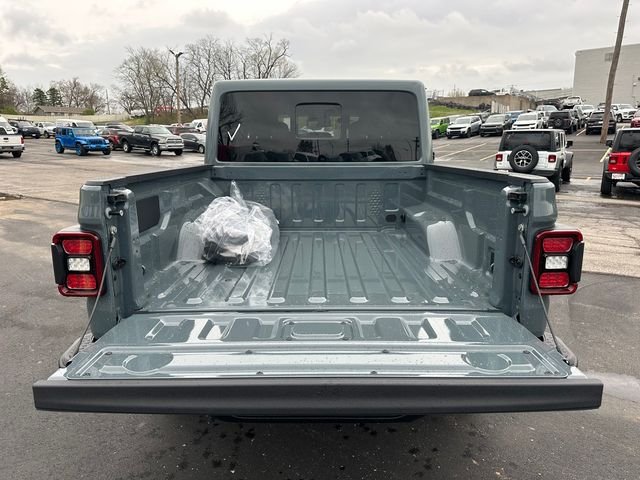 New 2026 Anvil Clear-Coat Exterior Paint Jeep Sahara image 9