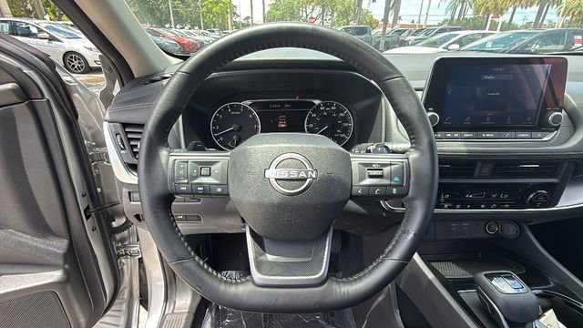 Used 2025 Brilliant Silver Metallic Nissan SV image 18