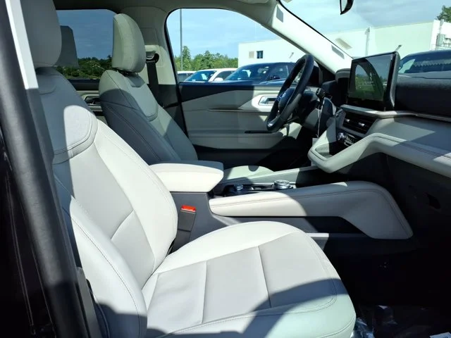 New 2026 Agate Black Metallic Ford Active image 28