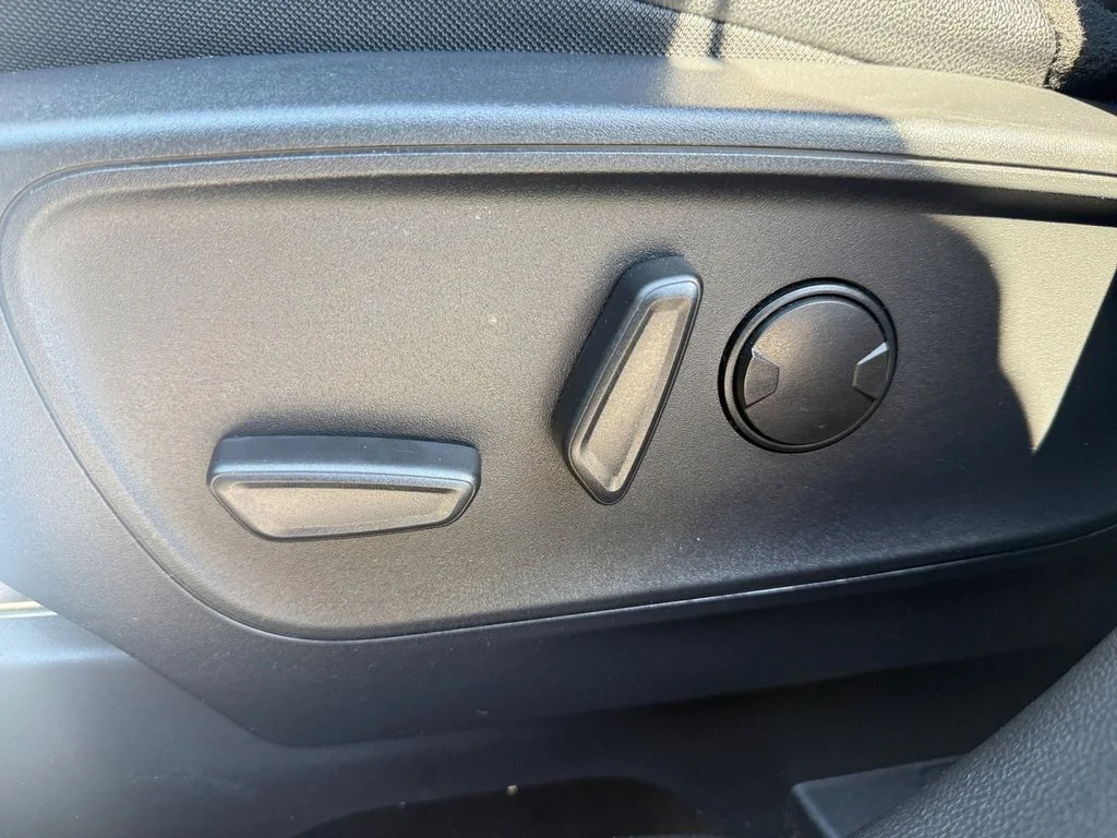 Used 2024 Gray Ford ST-Line Elite image 31