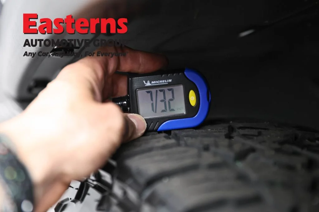 Used 2025 Silver Jeep Trailhawk image 27