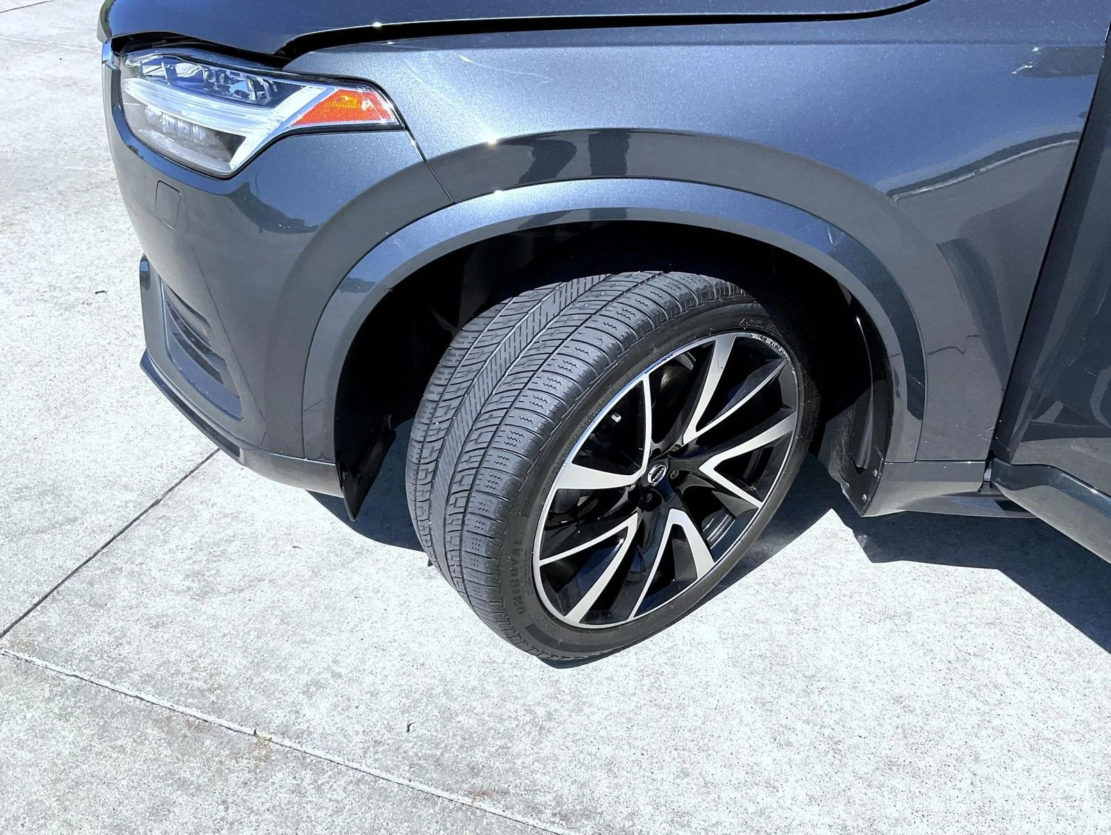 Used 2021 Gray Volvo T6 Momentum image 24