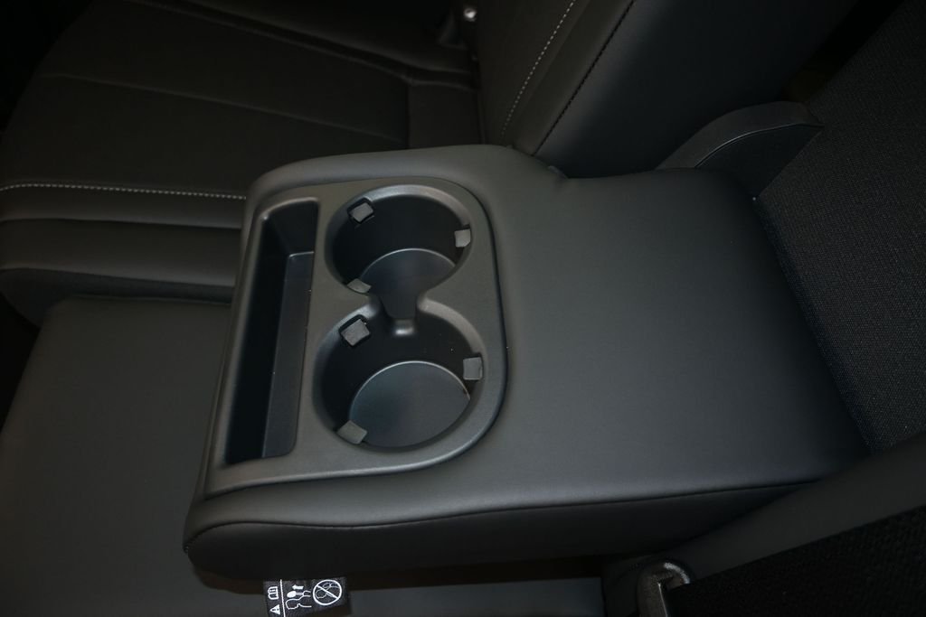 New 2027 RADIANT WHITE INFINITI Luxe FWD image 18