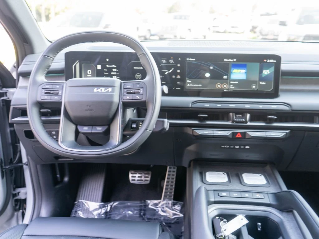 New 2027 Wolf Gray Kia X-LINE SX image 15