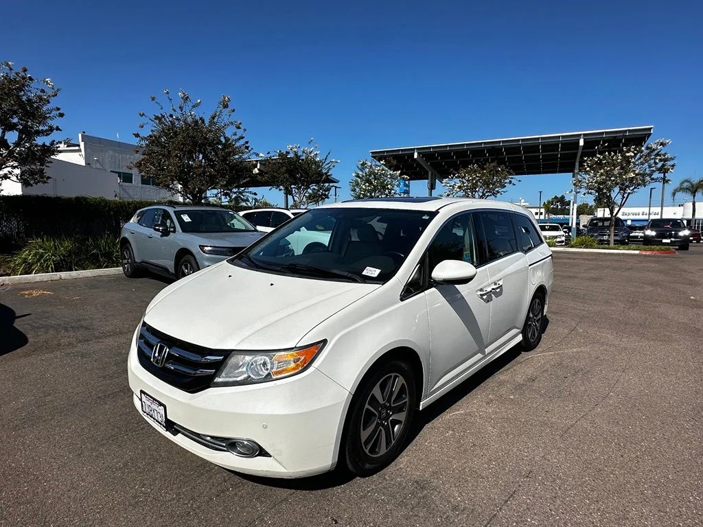 Used 2015 White Honda Touring image 2