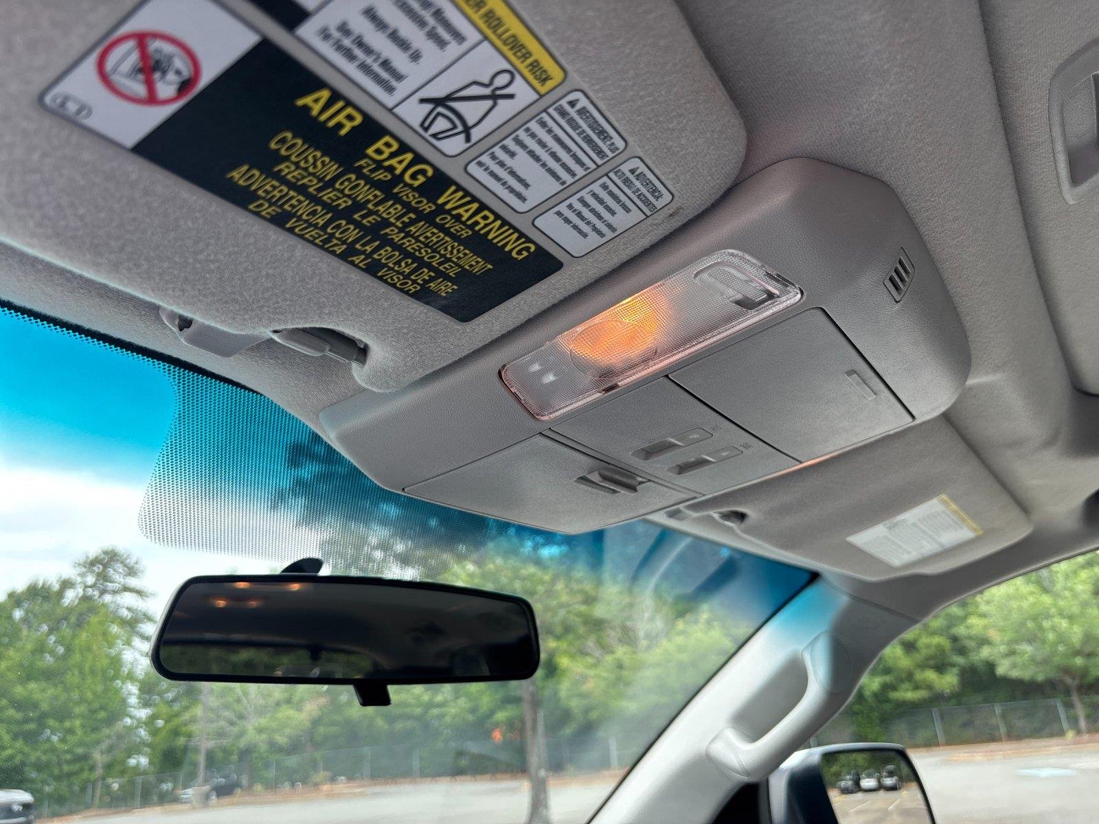 Used 2016 Super White Toyota SR5 image 28