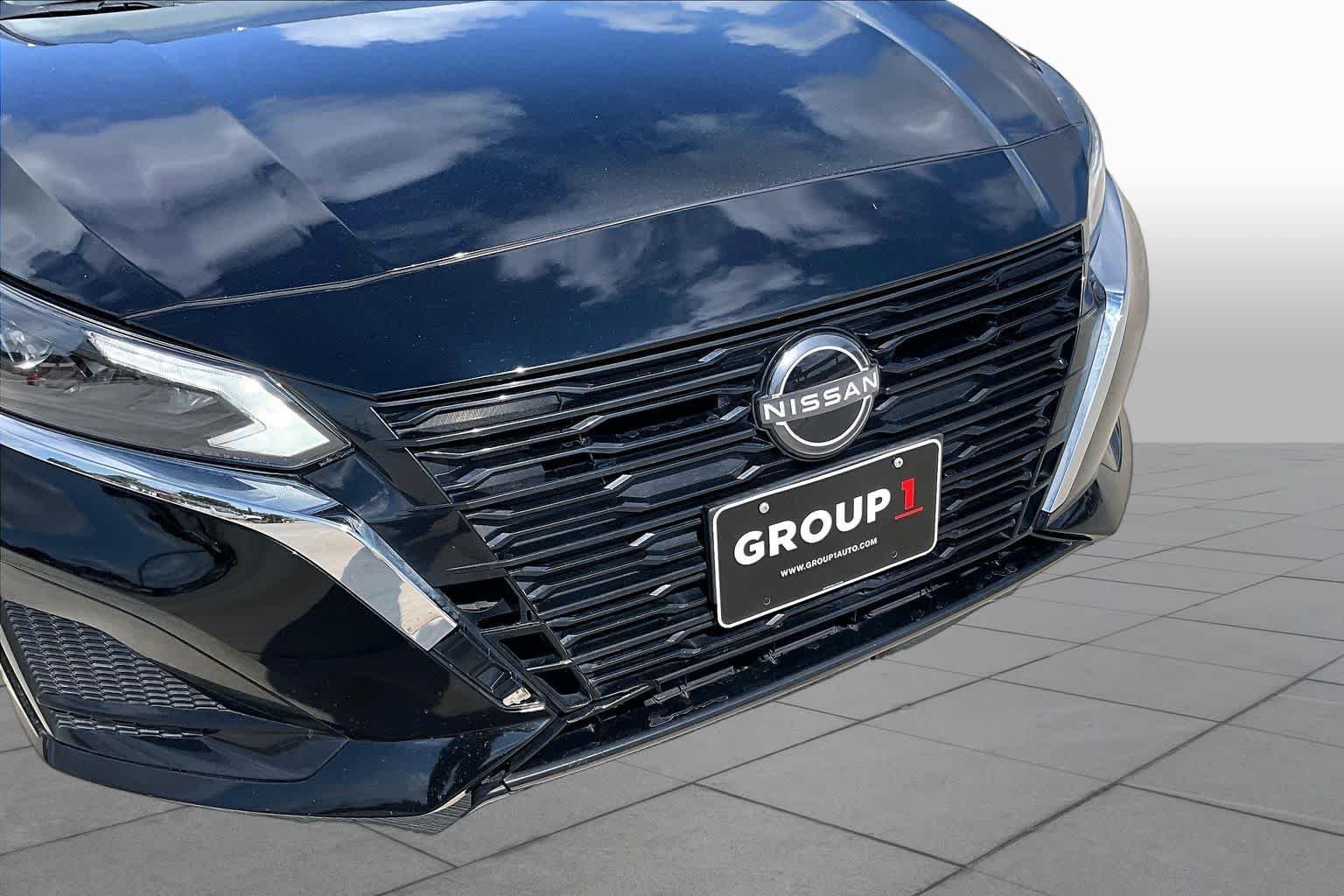 Used 2024 Super Black Nissan 2.5 SV image 28