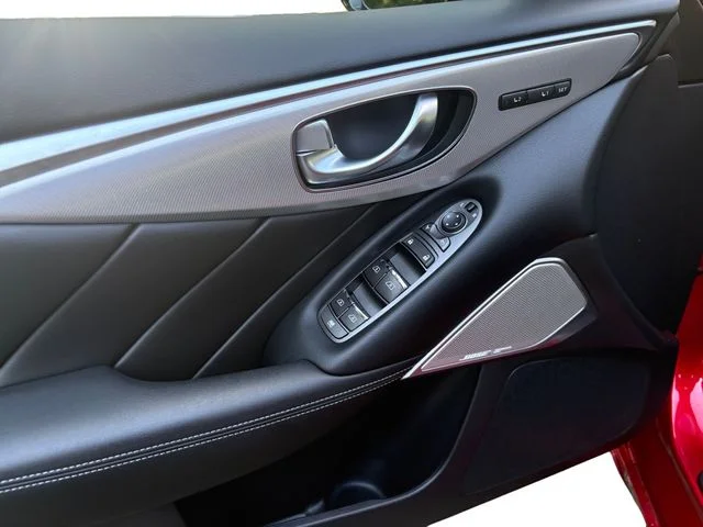 Used 2023 Red INFINITI LUXE image 30