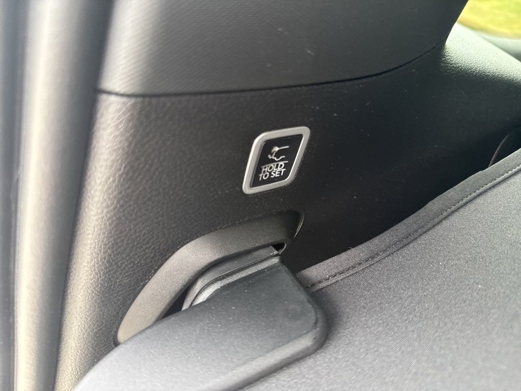 Used 2024 Black Jeep Base image 10