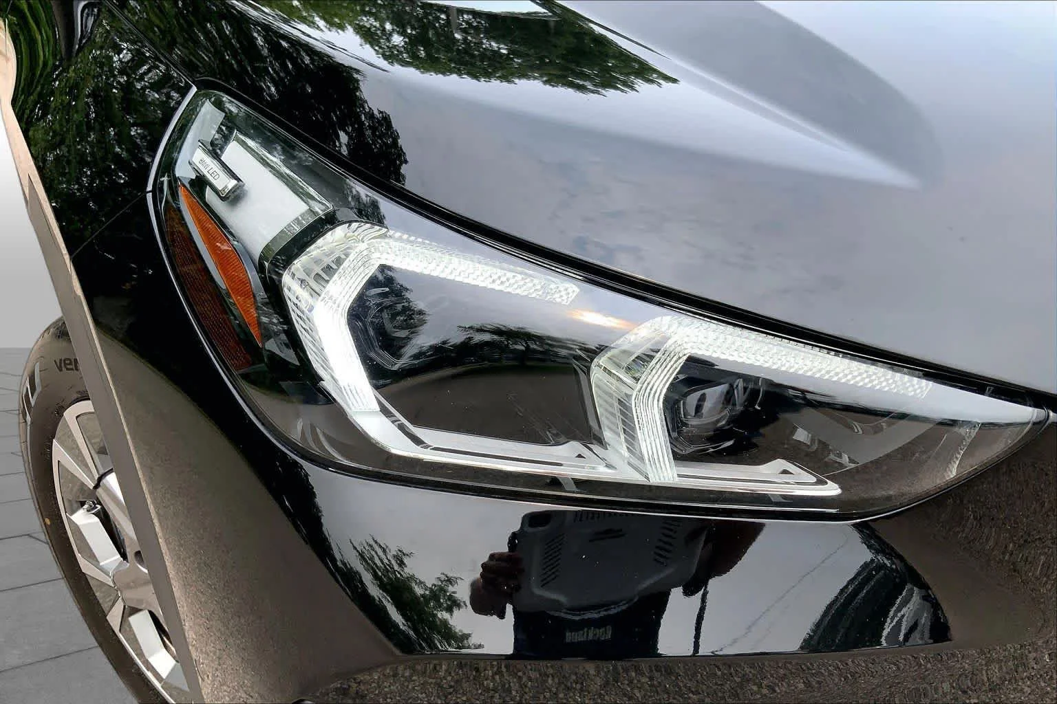 Used 2023 Jet Black BMW xDrive28i image 26
