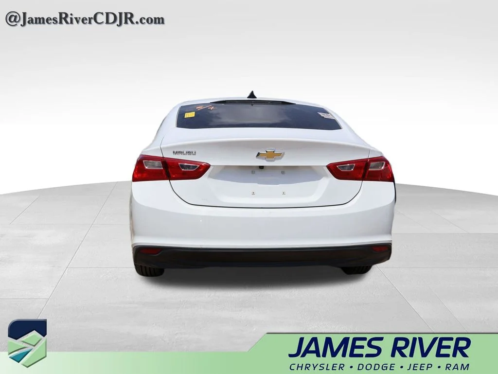 Used 2022 White Chevrolet LS image 16