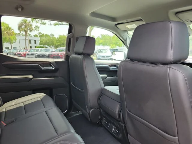 Used 2024 White GMC SLT image 27
