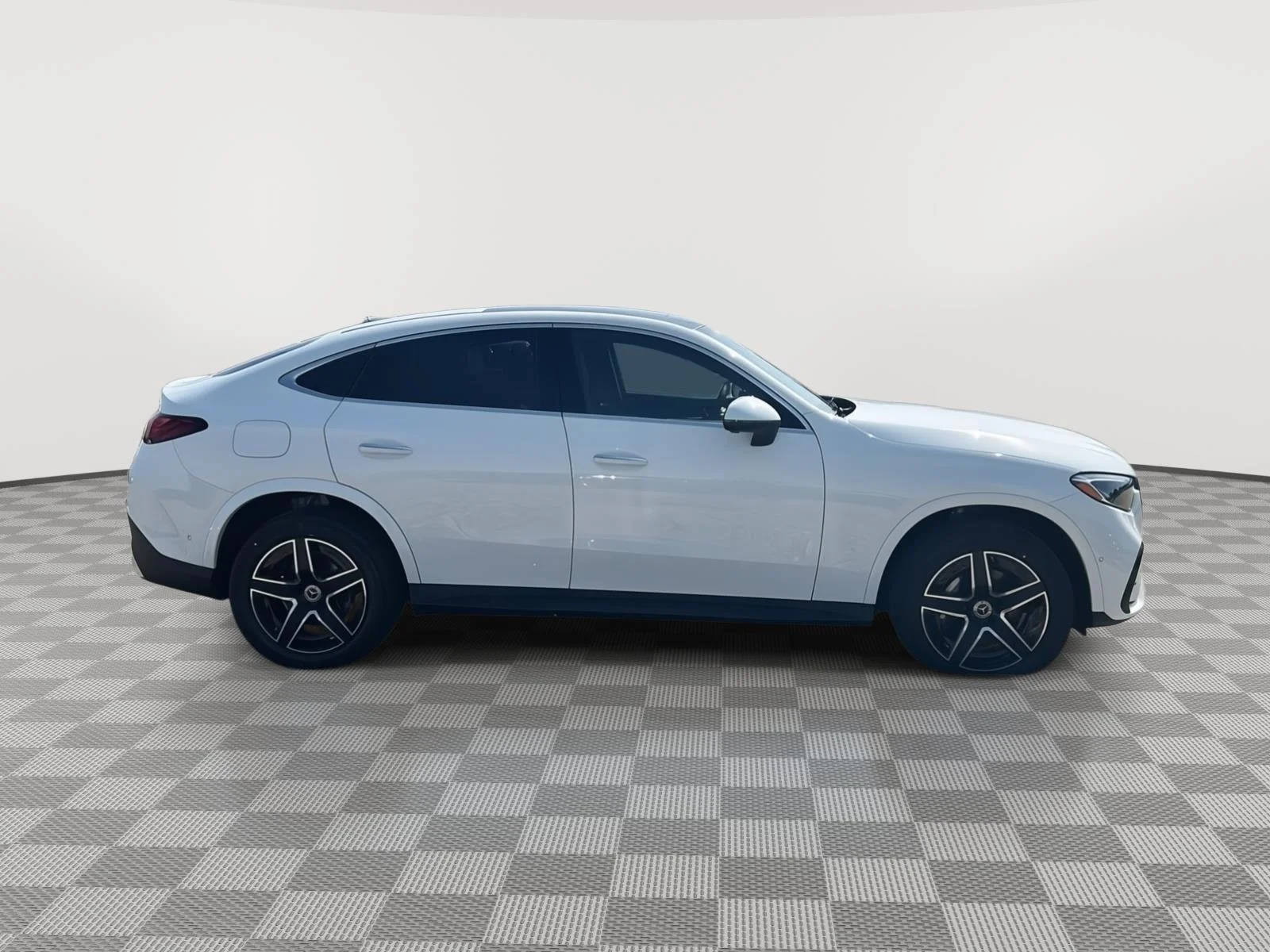 New 2026 Polar White Mercedes-Benz GLC 300 image 2