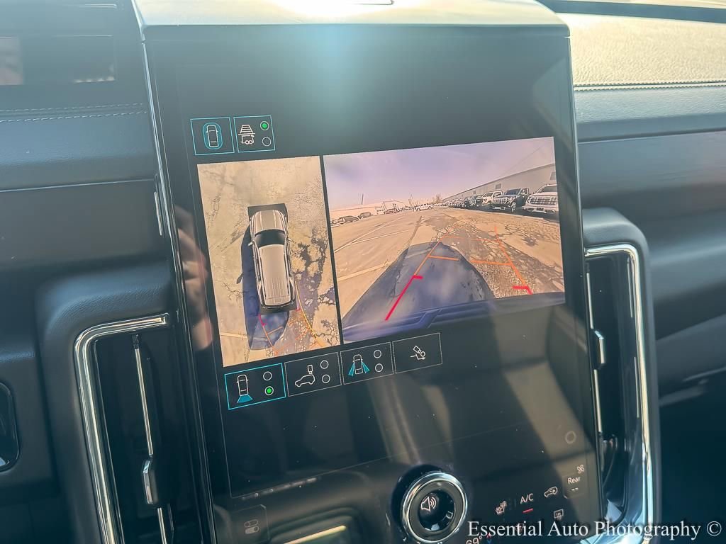 2025 GMC YUKON - Image 17