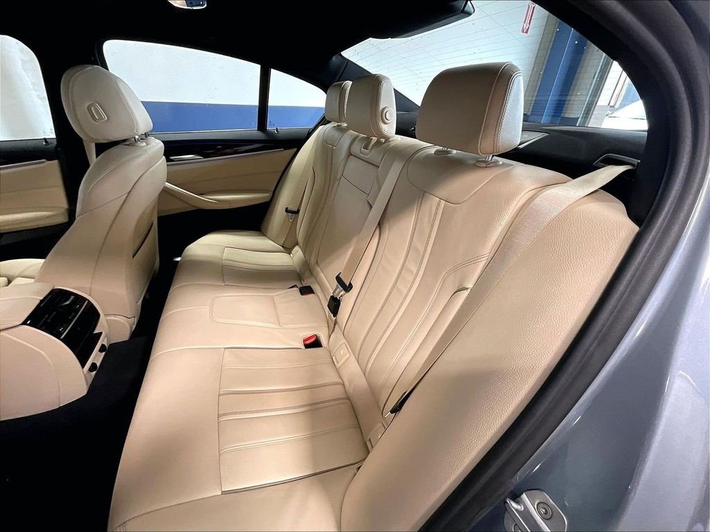Used 2019 Blue BMW 530e xDrive iPerformance image 15