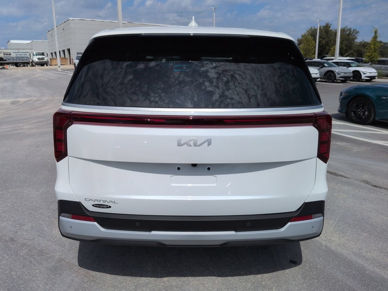 New 2027 Snow White Pearl Kia LX image 5