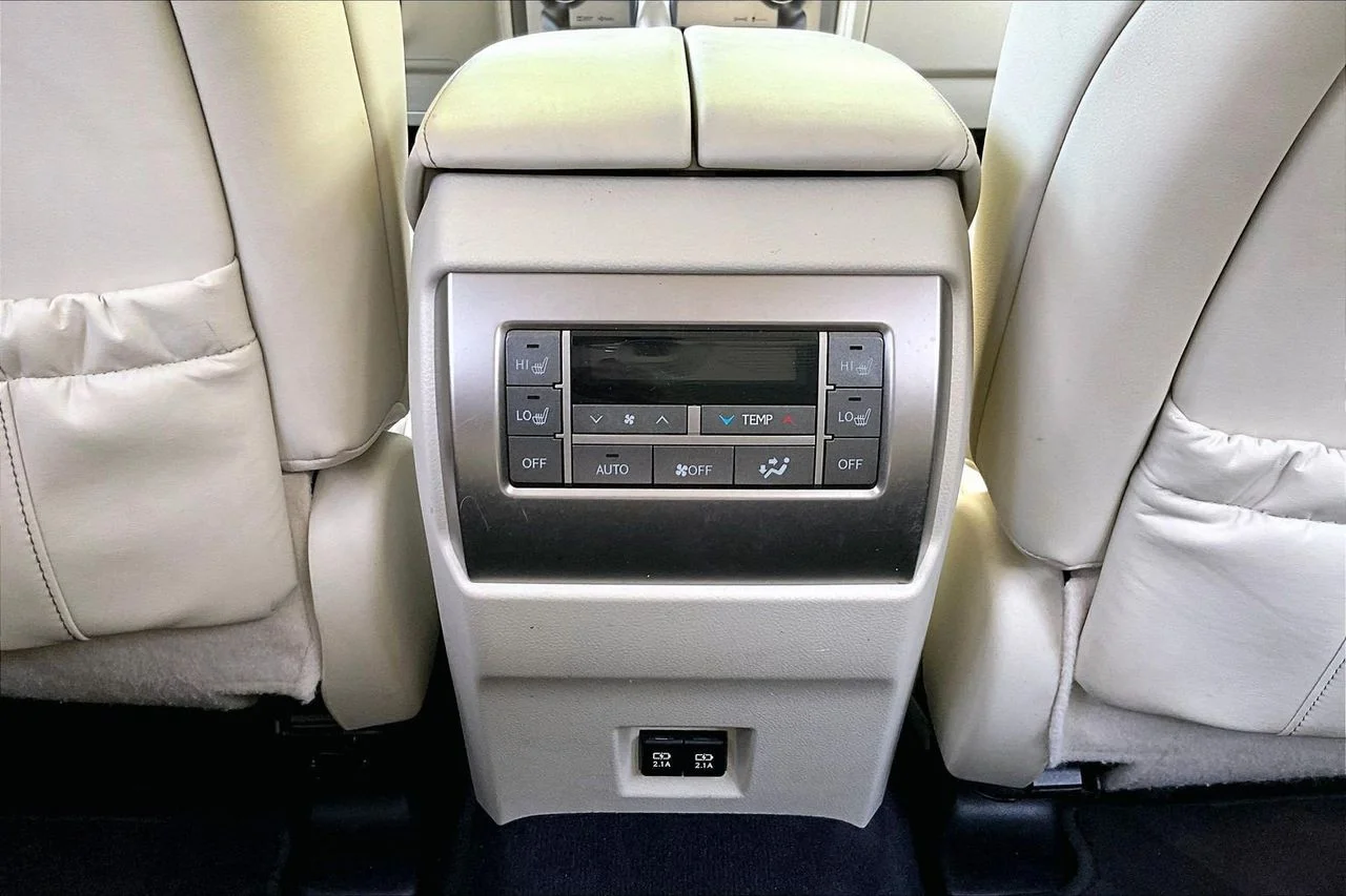 Used 2020  Lexus 460 image 17
