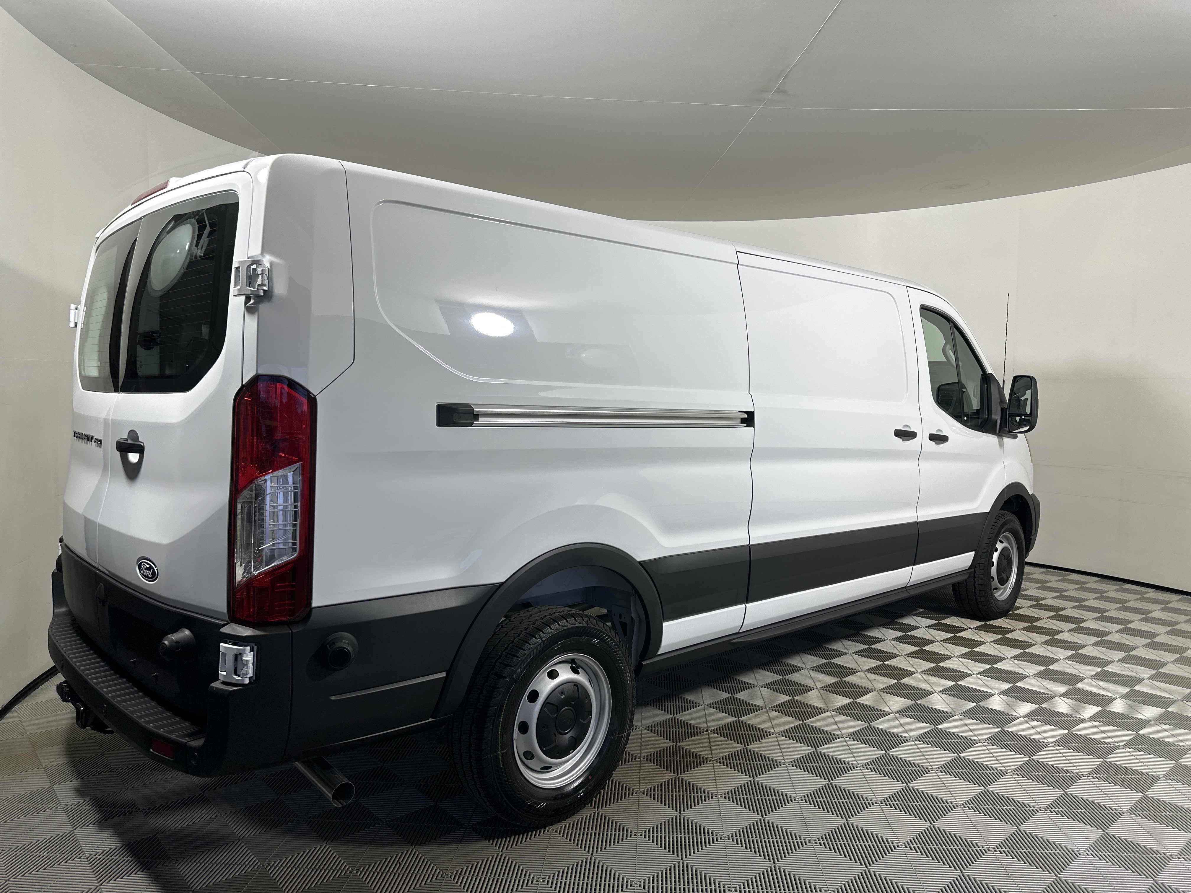 New 2026 OXFORD WHITE Ford  image 7