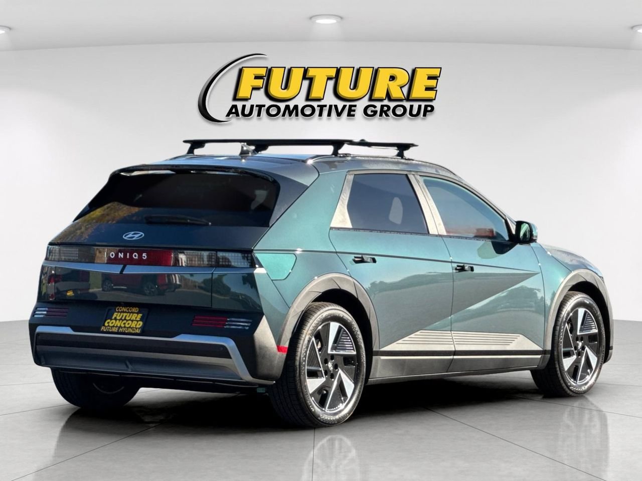 New 2027 Green Hyundai SEL image 3