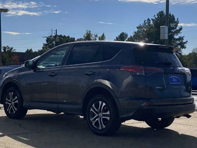 Used 2018 Gray Toyota LE image 5