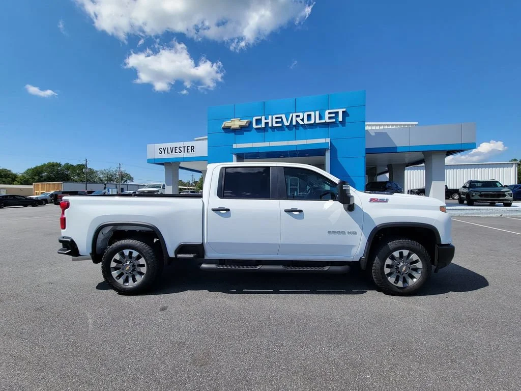 New 2026 Summit White Chevrolet Custom image 6