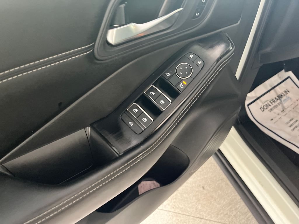 Used 2023 White Nissan SL image 10