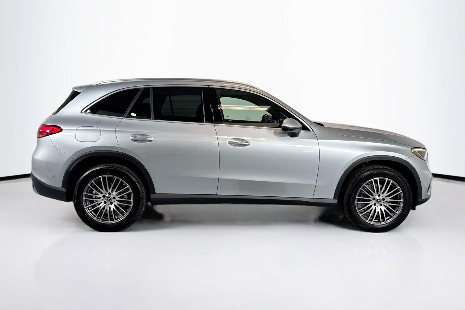 New 2026 Cirrus Silver Metallic Mercedes-Benz GLC 300 image 4