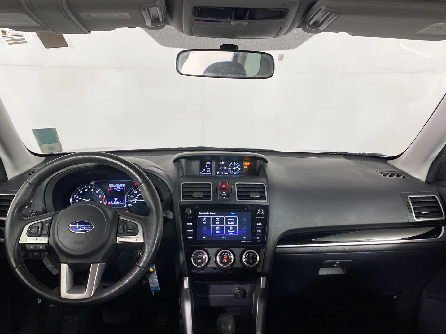 Used 2018 Ice Silver Metallic Subaru Limited image 13