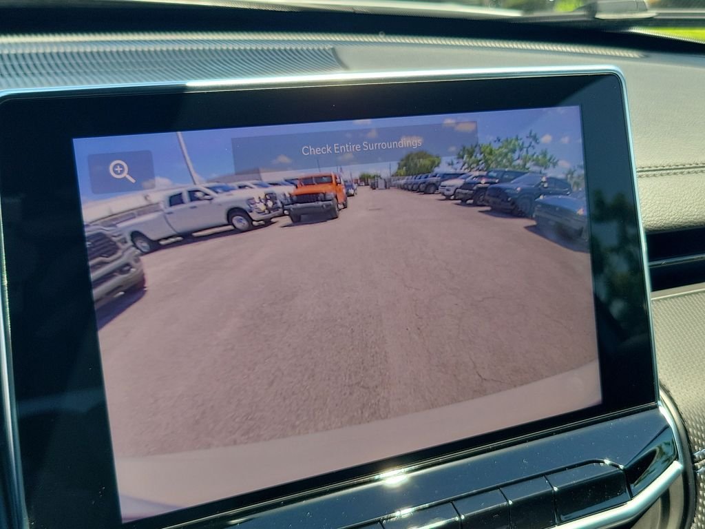 New 2026 Bright White Clearcoat Jeep Latitude image 26