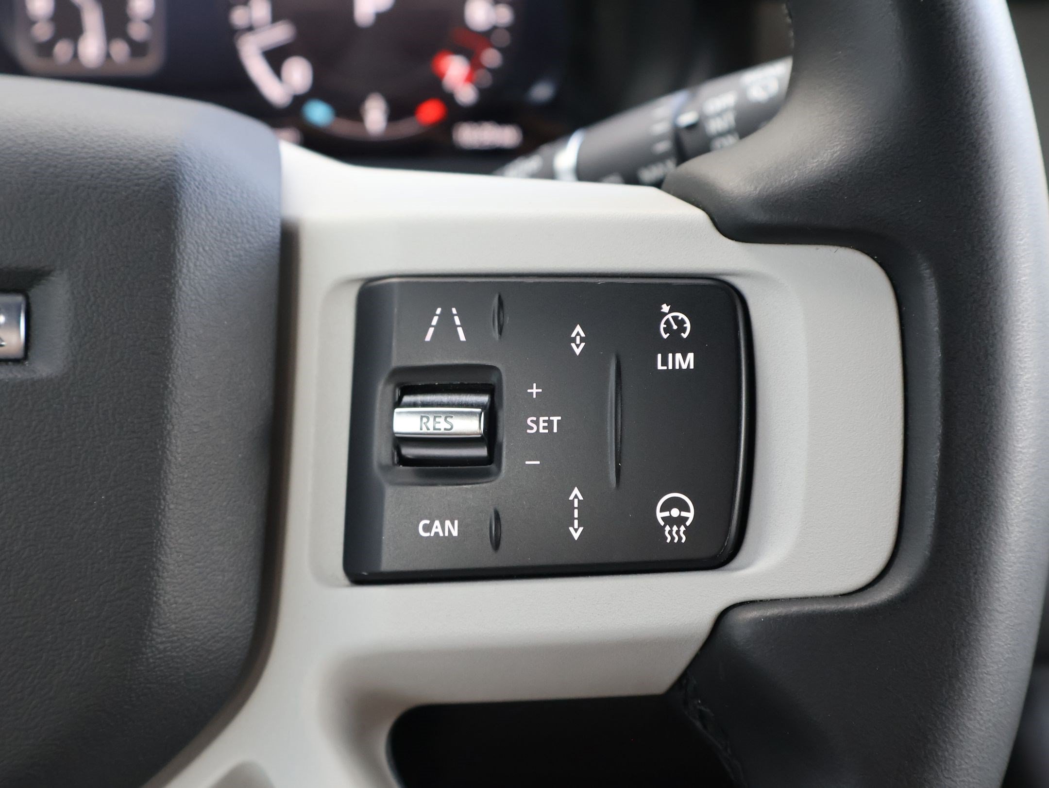 Used 2025 Fuji White Land Rover 110 P300 S image 18