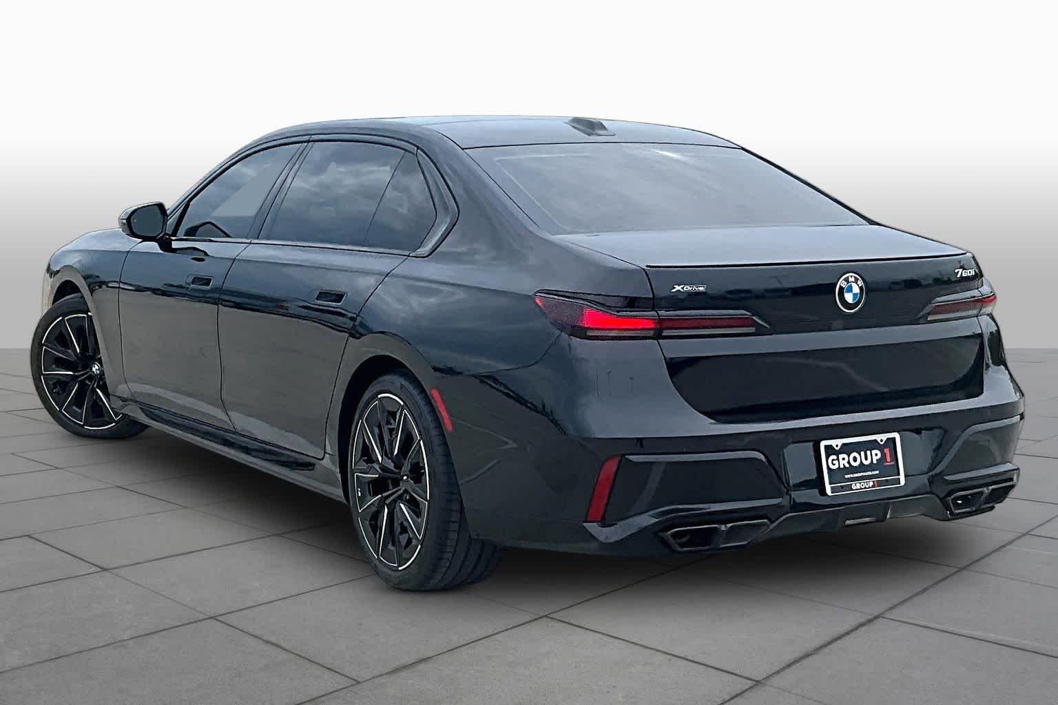 Used 2026 Black Sapphire Metallic BMW 760i xDrive image 11