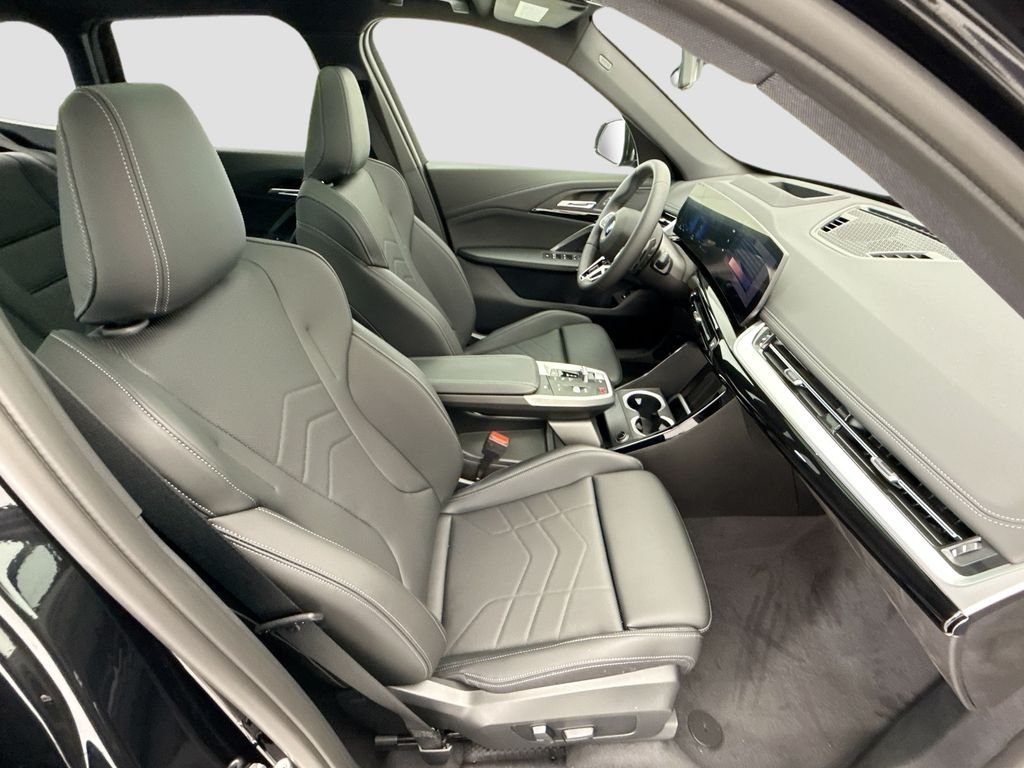 New 2026 Black Sapphire Metallic BMW xDrive28i image 19