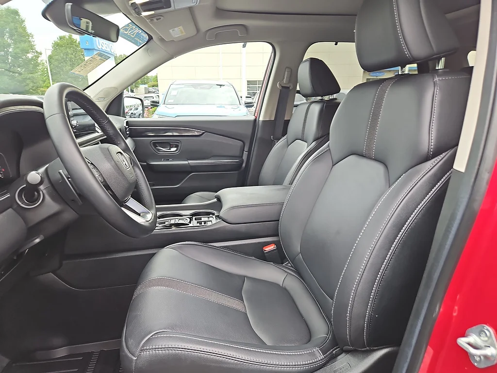 Certified Used 2025 Radiant Red Metallic II Honda Touring image 17
