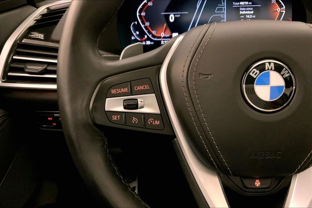Used 2022 Black Sapphire Metallic BMW  image 18