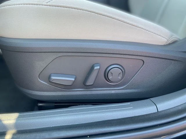 2025 Hyundai Sonata Hybrid SEL - Photo 16
