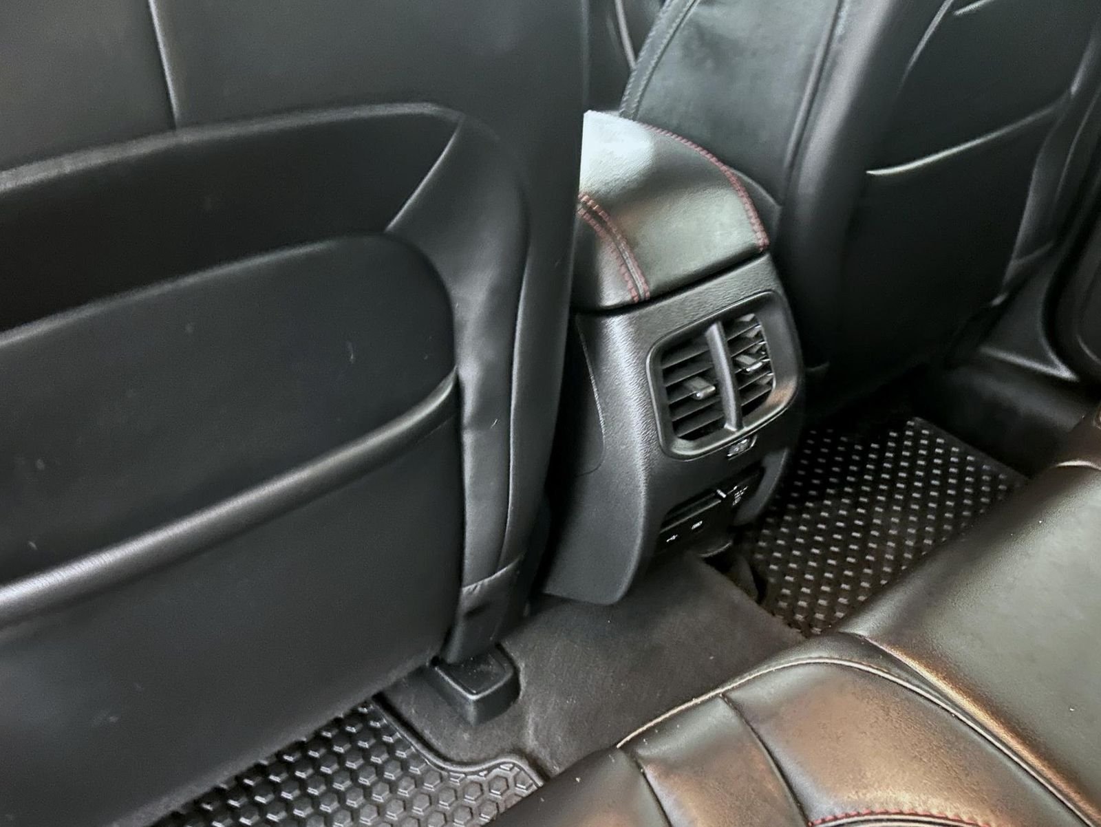 Used 2020 Red Jeep Trailhawk image 21