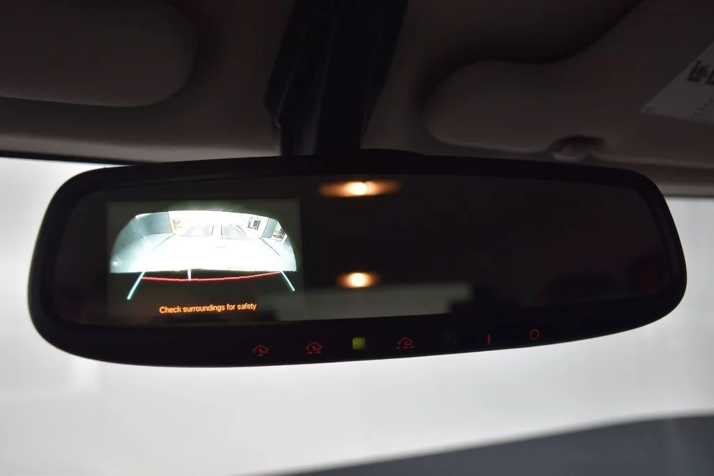 Used 2014  Toyota Base image 12
