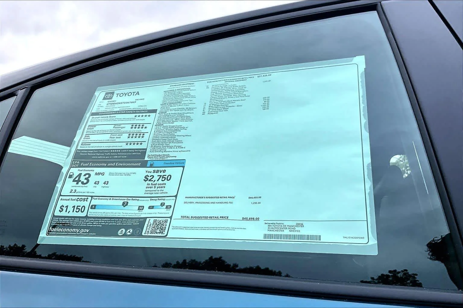 New 2026 Ocean Gem with Midnight Black Metallic roof Toyota XSE image 19