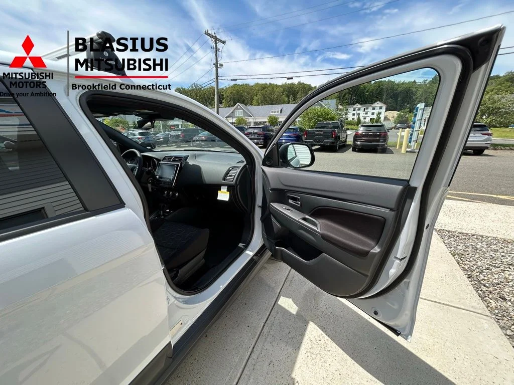 New 2025 White Mitsubishi 2.0 Trail Edition image 40