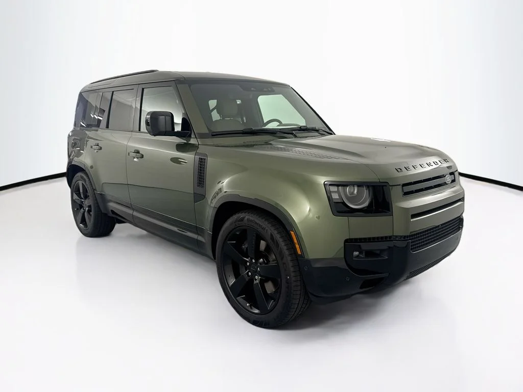 New 2026 Woolstone Green Land Rover X-Dynamic SE image 3