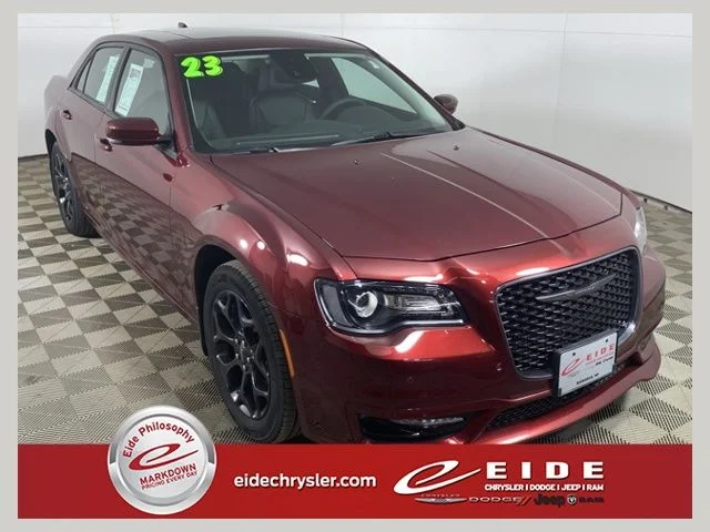 2023 Chrysler 300 Touring L AWD's photo