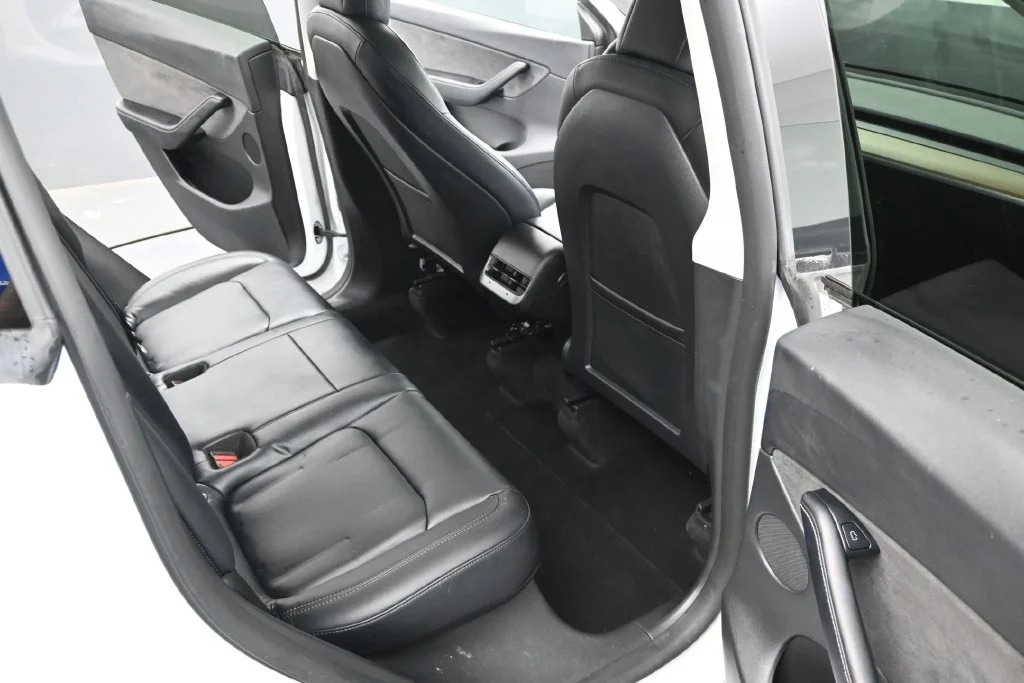 Used 2022  Tesla Long Range image 11