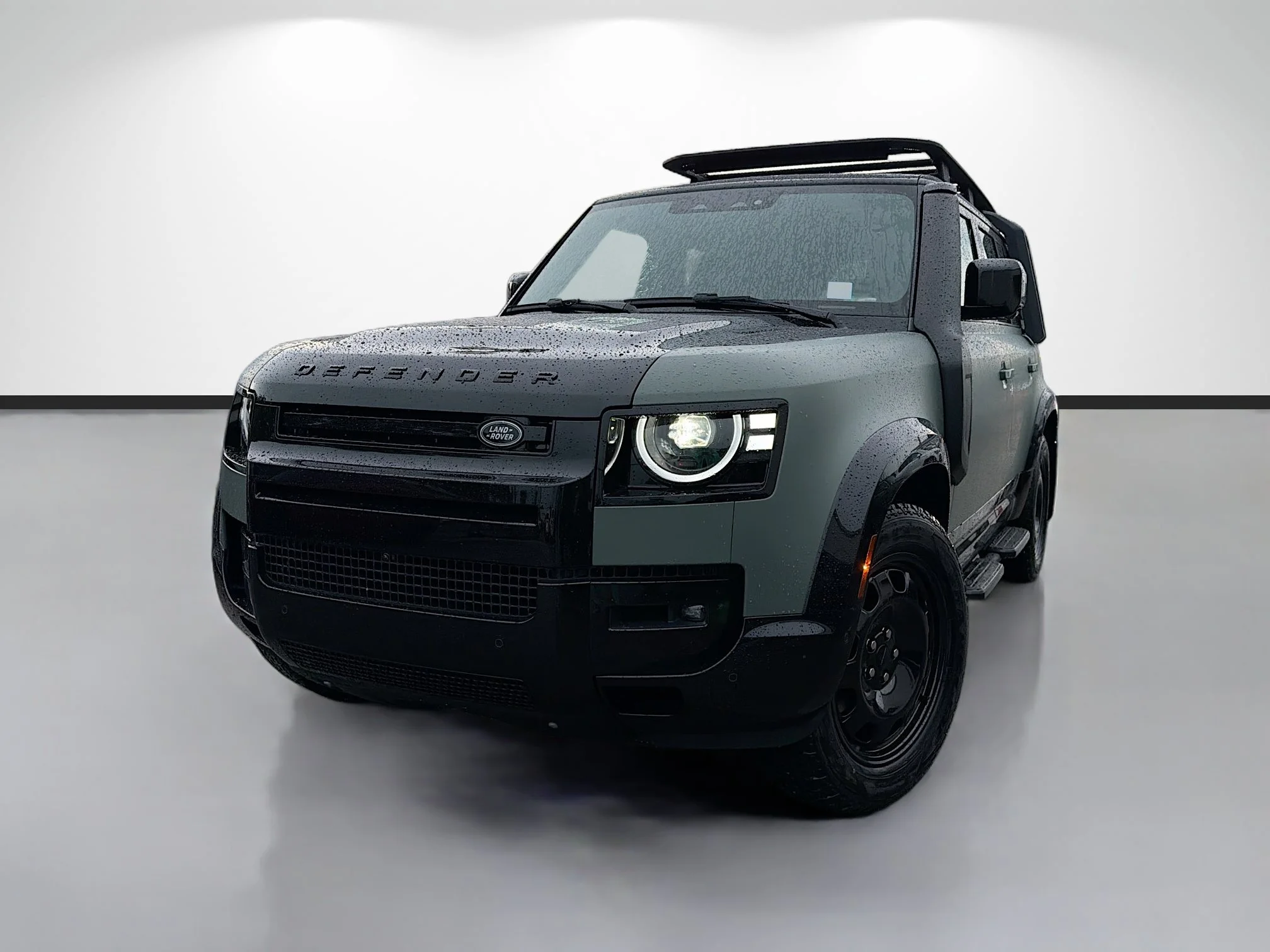 New 2026 Keswick Green Metallic Land Rover Trophy Edition Keswick image 1