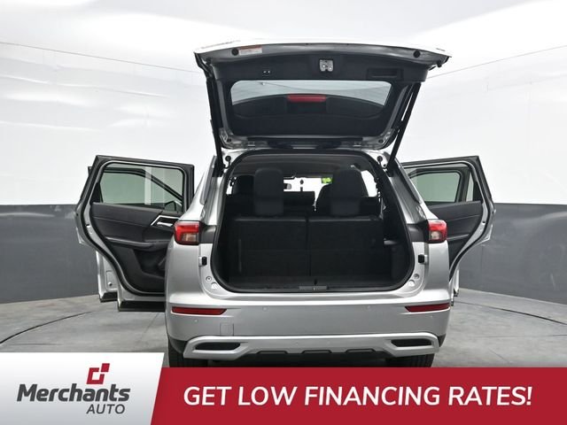 Used 2024 Silver Mitsubishi SE image 48