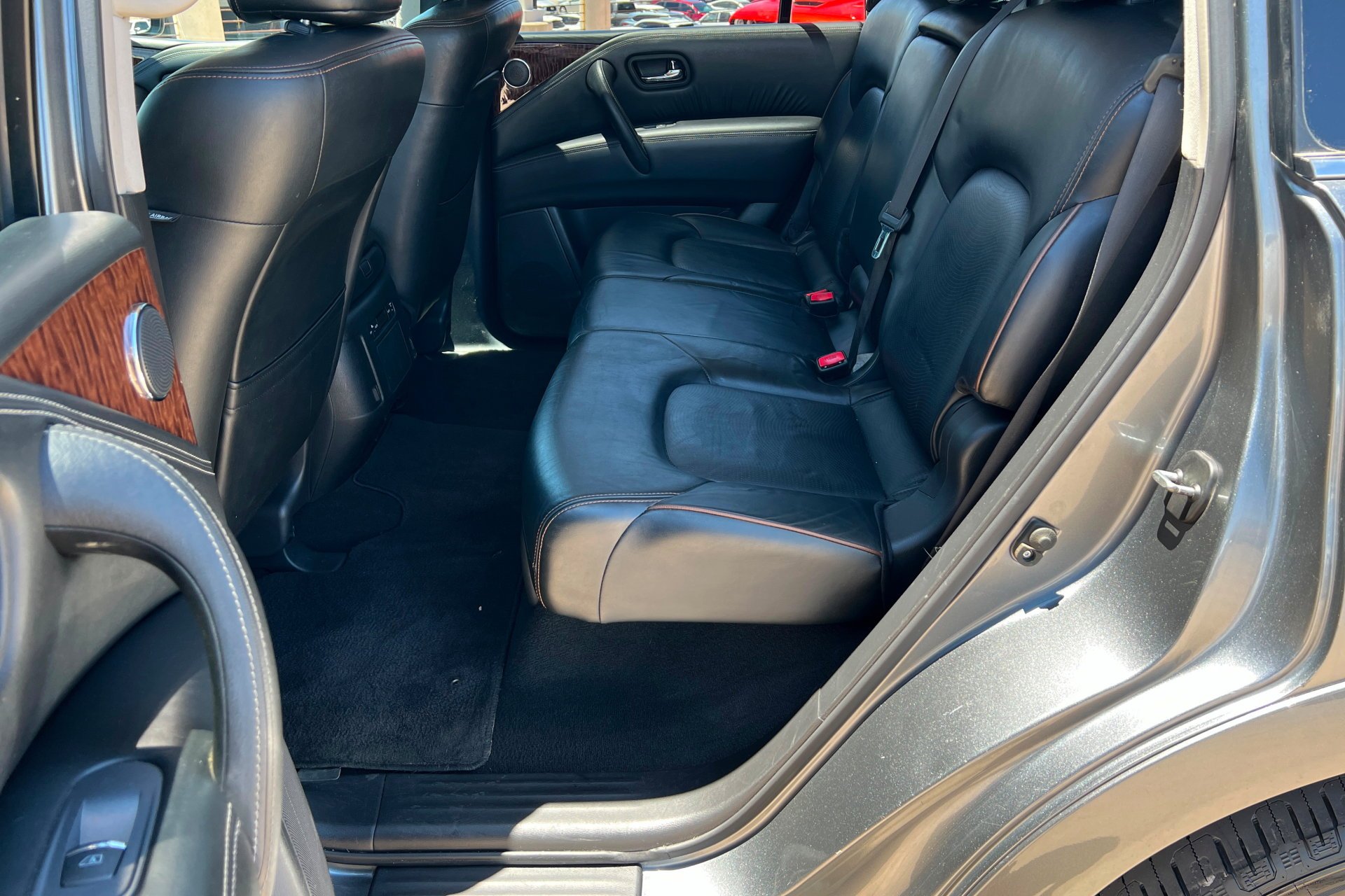 Used 2018 Gun Metallic Nissan SL image 22