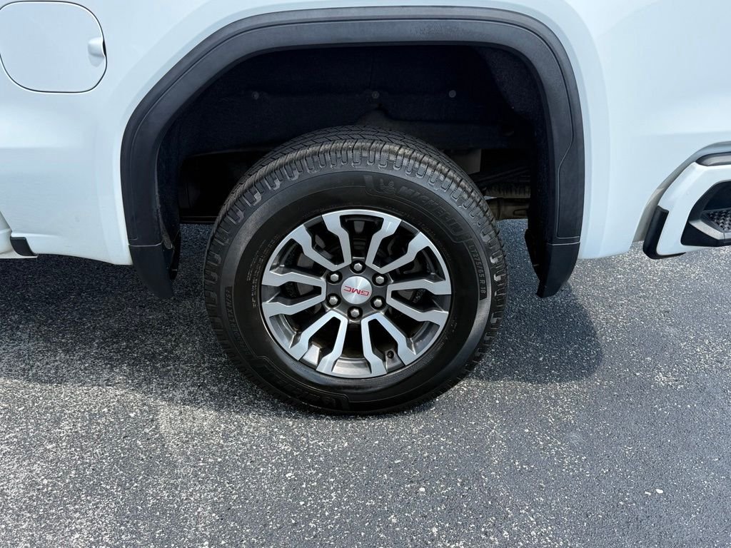 Used 2022 White GMC AT4 image 42