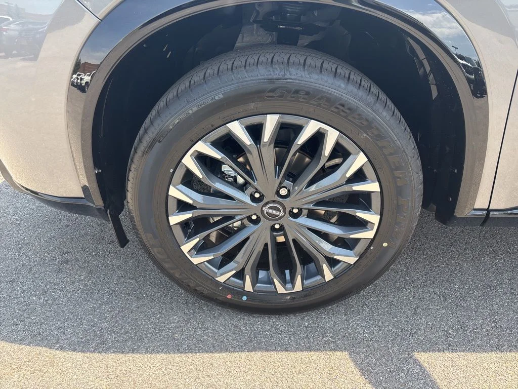 New 2026 Gray Nissan Platinum image 9