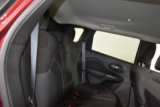 Used 2019 Red Jeep Latitude image 15
